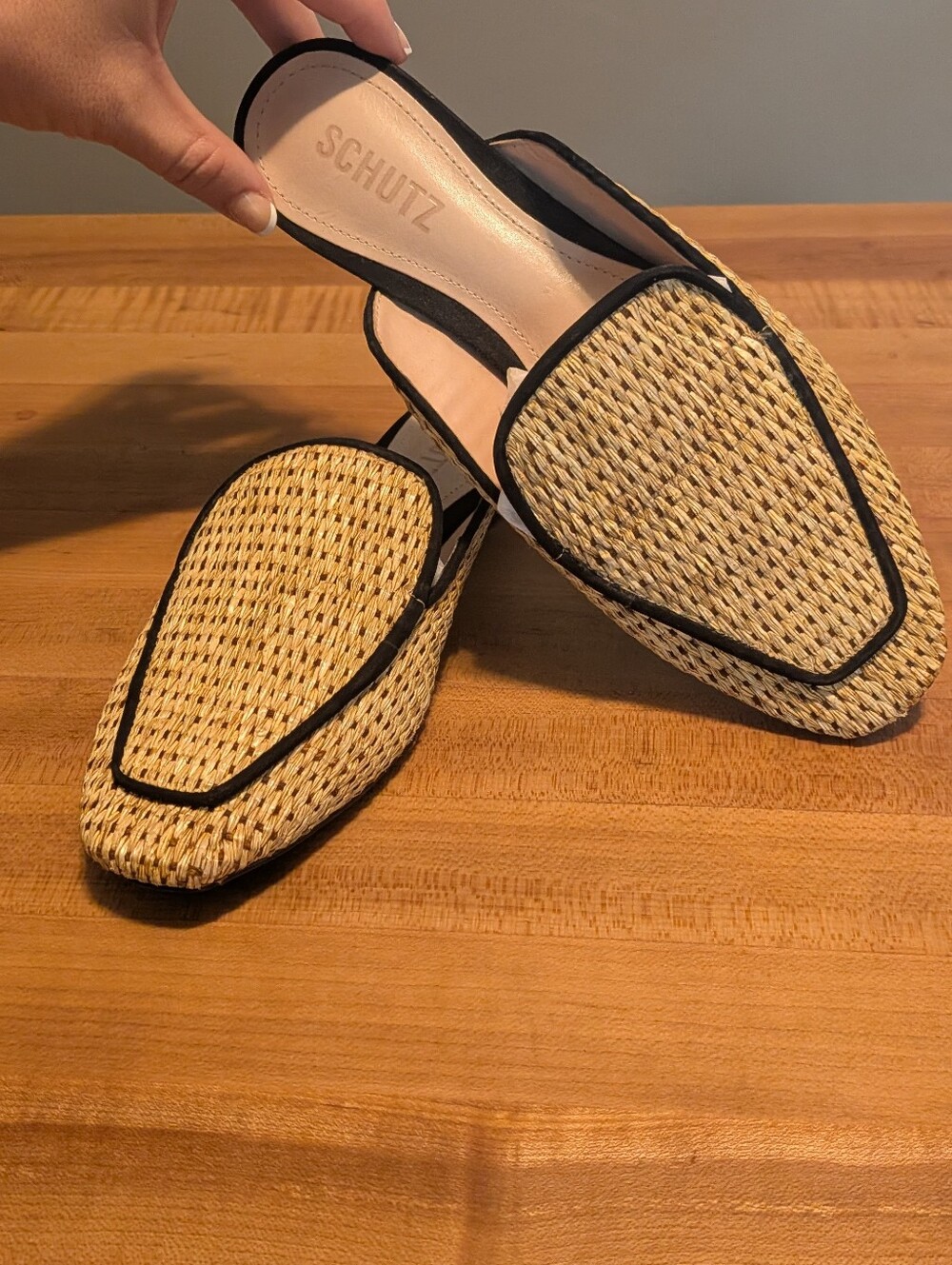 Schutz Natural Woven Straw Slip-On Flat Mules with Black Trim – Women’s Size 6.5